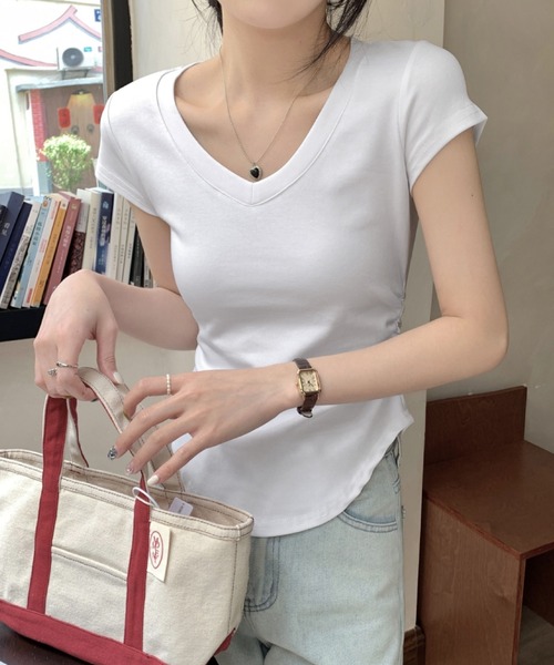 2ly2(トゥーリートゥー)の「VネックTシャツ 半袖 コンパクト ショート丈 ストレッチ サイドギャザー カットソー(Tシャツ/カットソー・レディース・ブラック/グレー/ホワイト・FREE)」の16枚目の写真