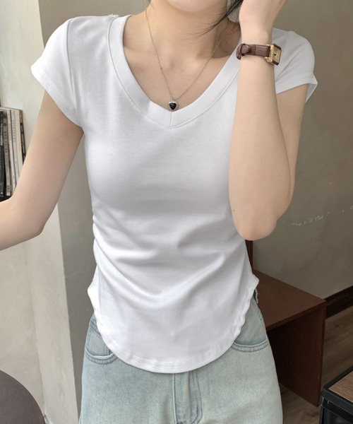2ly2(トゥーリートゥー)の「VネックTシャツ 半袖 コンパクト ショート丈 ストレッチ サイドギャザー カットソー(Tシャツ/カットソー・レディース・ブラック/グレー/ホワイト・FREE)」の17枚目の写真