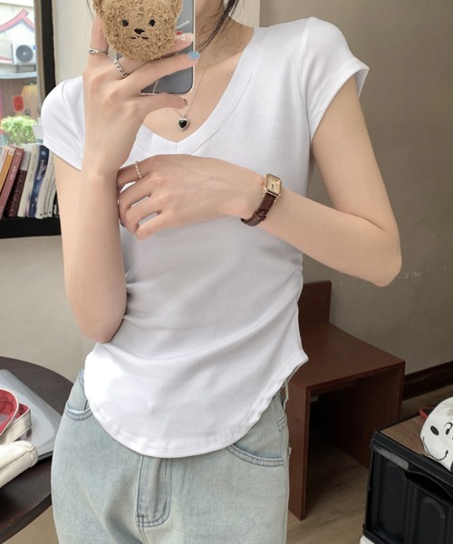 2ly2(トゥーリートゥー)の「VネックTシャツ 半袖 コンパクト ショート丈 ストレッチ サイドギャザー カットソー(Tシャツ/カットソー・レディース・ブラック/グレー/ホワイト・FREE)」の21枚目の写真