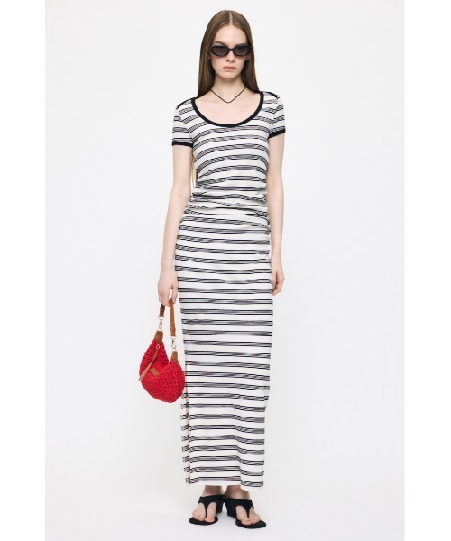 MOUSSY（マウジー）の「SCOOP NECK JERSEY ドレス（ワンピース・レディース・ホワイト系その他/ブラック・1/2）」の2枚目の写真