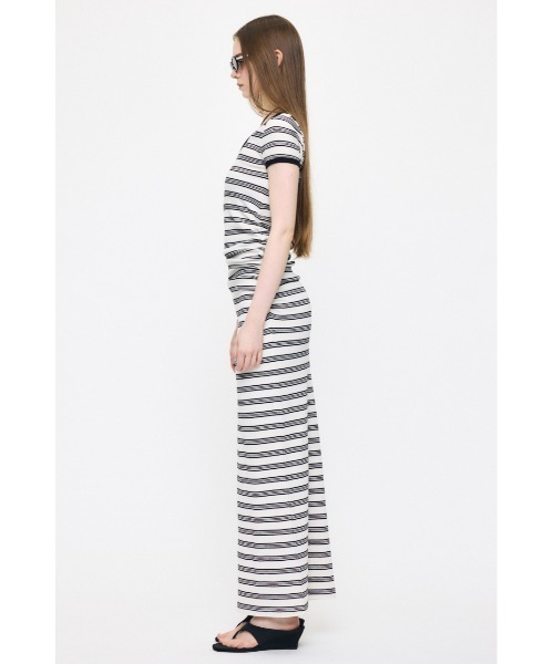MOUSSY（マウジー）の「SCOOP NECK JERSEY ドレス（ワンピース・レディース・ホワイト系その他/ブラック・1/2）」の10枚目の写真