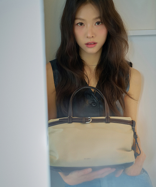 ORYANY(オリヤニ)の「ブリジット ナイロントートバッグ(ベージュ)(ショルダーバッグ・レディース・Beige・FREE)」の5枚目の写真