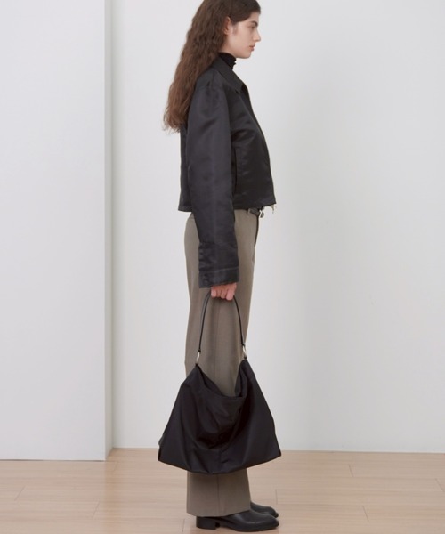 Never mind the XU / Chikashitsu+(ネバーマインド ザ エックスユー / チカシツプラス)の「【HAH ARCHIVE】Contour Shoulder Bag(Nylon) / 【ハーアーカイブ】コントゥアワンショルダーバッグ(ナイロン)(ショルダーバッグ・メンズ・ブラック・ONE SIZE)」の14枚目の写真