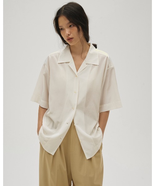TODAYFUL（トゥデイフル）の「Silky Halfsleeve Shirts（シャツ/ブラウス・レディース・ダークブラウン/ブラック/ホワイト・FREE）」の10枚目の写真