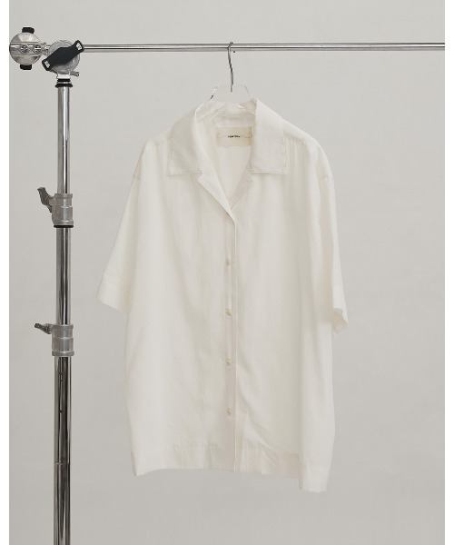 TODAYFUL（トゥデイフル）の「Silky Halfsleeve Shirts（シャツ/ブラウス・レディース・ダークブラウン/ブラック/ホワイト・FREE）」の14枚目の写真