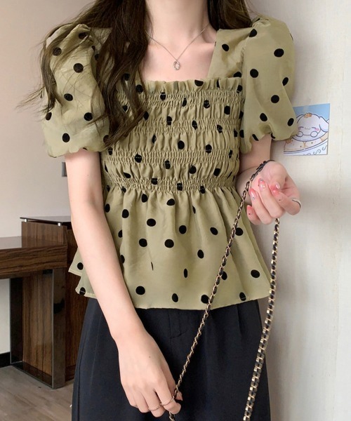 Miniministore(ミニミニストア)の「ドット柄シャーリングブラウス レディース(シャツ/ブラウス・レディース・イエロー×グリーン/アイボリー/ライトカーキ・FREE)」の3枚目の写真