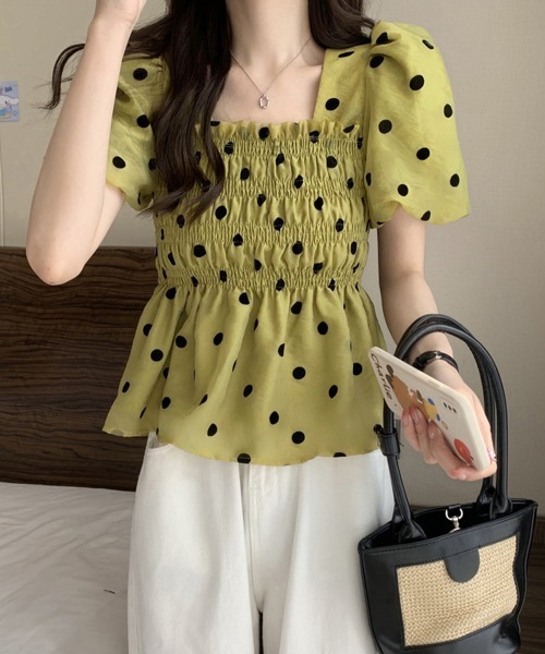 Miniministore(ミニミニストア)の「ドット柄シャーリングブラウス レディース(シャツ/ブラウス・レディース・イエロー×グリーン/アイボリー/ライトカーキ・FREE)」の4枚目の写真