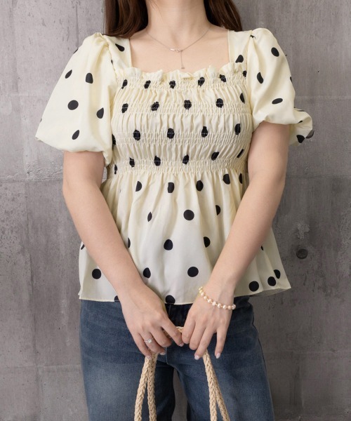 Miniministore(ミニミニストア)の「ドット柄シャーリングブラウス レディース(シャツ/ブラウス・レディース・イエロー×グリーン/アイボリー/ライトカーキ・FREE)」の5枚目の写真