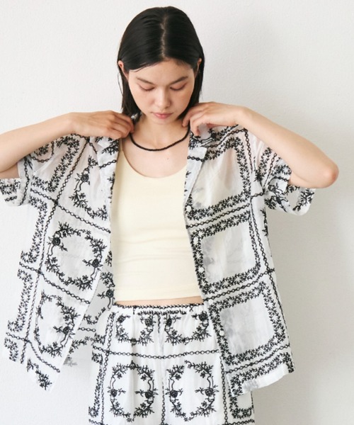 Trish(トリッシュ)の「パッチワーク風刺繍半袖シャツジャケット(シャツ/ブラウス・レディース・ブラウン/ホワイト・FREE)」の14枚目の写真