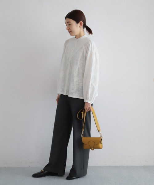 NOMBRE IMPAIR(ノンブルアンペール)の「コットンフラワー刺繍コンビ 三角ヨークブラウス(シャツ/ブラウス・レディース・ホワイト・FREE)」の3枚目の写真