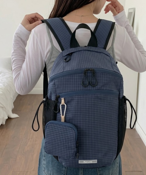 Teem Store（チームストア）の「ポーチ付きチェック柄ダブルジップバックパック 撥水加工（バックパック/リュック・レディース・ホワイト/ブラック/ブラウン/ブルー・F）」の16枚目の写真