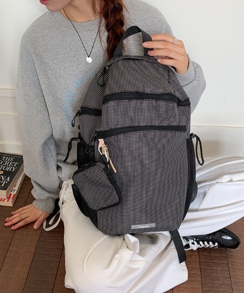 Teem Store（チームストア）の「ポーチ付きチェック柄ダブルジップバックパック 撥水加工（バックパック/リュック・レディース・ホワイト/ブラック/ブラウン/ブルー・F）」の20枚目の写真