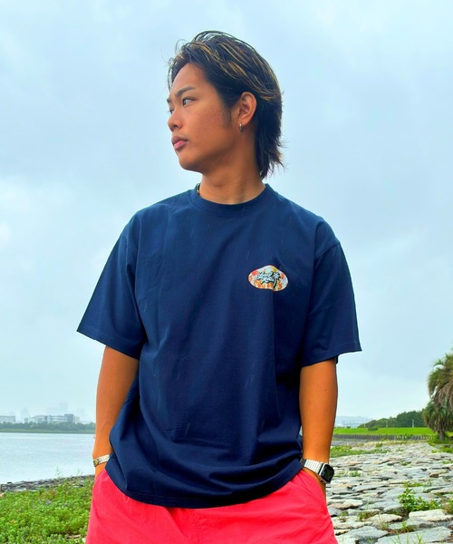LOCALMOTION HAWAII(ローカルモーション ハワイ)の「サーフオーバルパームプリントTシャツ(Tシャツ/カットソー・メンズ・ホワイト/ネイビー・X-LARGE/LARGE/MEDIUM/SMALL)」の2枚目の写真
