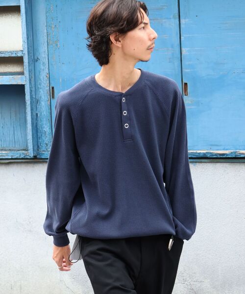 BEN DAVIS(ベンデイビス)の「【BEN DAVIS】BIG WAFFLE HENLEY WIDE P/O / ワッフル ヘンリー ネック ワイドシルエット ロンT ユニセックス 長袖(Tシャツ/カットソー・メンズ・ネイビー/オフホワイト/ライトグレー/ブラック/ダークブラウン・X-LARGE/LARGE/MEDIUM)」の6枚目の写真