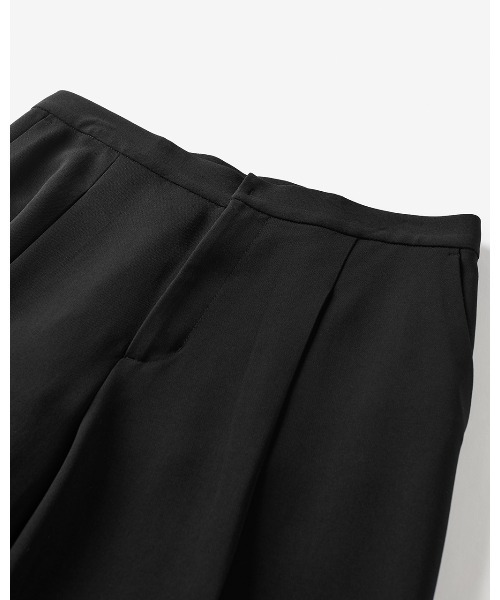 DoCLASSE( ドゥクラッセ)の「トリアセダブル・ワイドパンツ(その他パンツ・レディース・ブラック/グレイッシュブルー・7/11)」の6枚目の写真