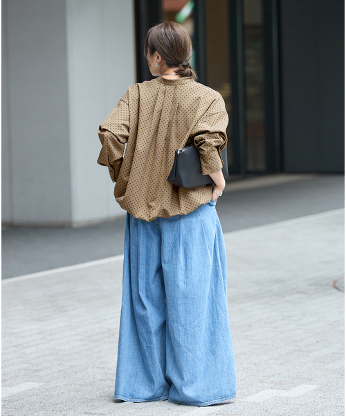 JOURNAL STANDARD(ジャーナルスタンダード)の「《追加》ウーリッシュツイルタックボリュームシャツ(シャツ/ブラウス・レディース・ネイビー/アイボリー/ベージュ・FREE)」の4枚目の写真