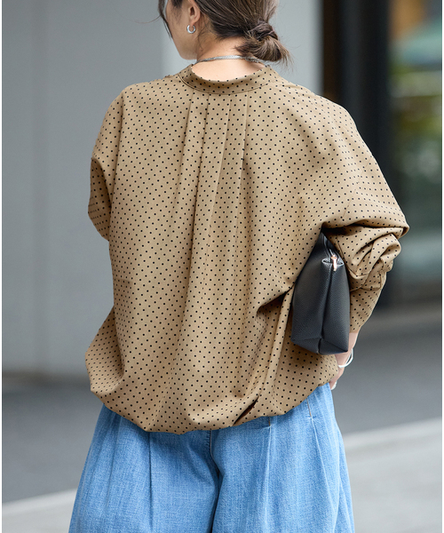 JOURNAL STANDARD(ジャーナルスタンダード)の「《追加》ウーリッシュツイルタックボリュームシャツ(シャツ/ブラウス・レディース・ネイビー/アイボリー/ベージュ・FREE)」の5枚目の写真