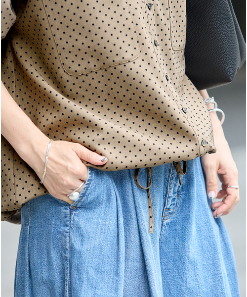 JOURNAL STANDARD(ジャーナルスタンダード)の「《追加》ウーリッシュツイルタックボリュームシャツ(シャツ/ブラウス・レディース・ネイビー/アイボリー/ベージュ・FREE)」の10枚目の写真