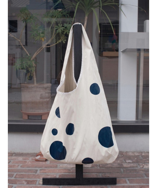 ACOC(アコック)の「Dot Bubble Bag_Glossy Ivory(エコバッグ/サブバッグ・レディース・その他・FREE)」の5枚目の写真
