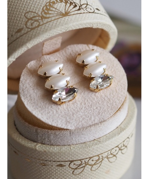 tone(トーン)の「【kanade】リーフ型パールピアス(MA)(ピアス(両耳用)・レディース・ホワイト・FREE)」の2枚目の写真