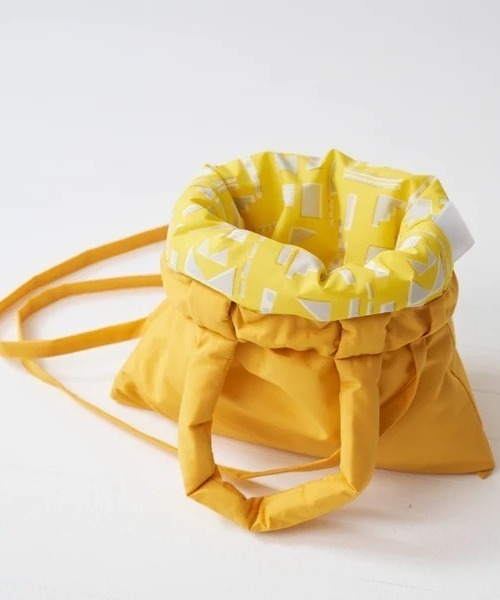 COMMON WARE(コモンウェアー)の「tr:the3/ザスリー quilting mini bag 超軽量 ミニショルダーバッグ(ショルダーバッグ・レディース・グリーン/ネイビー/ブルー/サックスブルー/イエロー/グリーン系その他・FREE)」の6枚目の写真