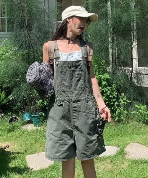 SHEENA（シーナ）の「ワンポイント刺繍ロゴショートサロペット（サロペット/オーバーオール・レディース・カーキ・M）」の8枚目の写真