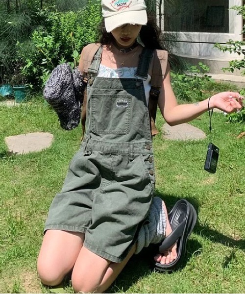 SHEENA（シーナ）の「ワンポイント刺繍ロゴショートサロペット（サロペット/オーバーオール・レディース・カーキ・M）」の9枚目の写真