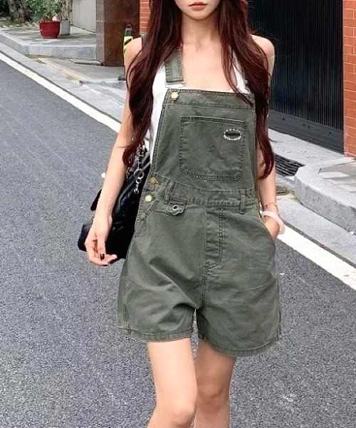SHEENA（シーナ）の「ワンポイント刺繍ロゴショートサロペット（サロペット/オーバーオール・レディース・カーキ・M）」の13枚目の写真