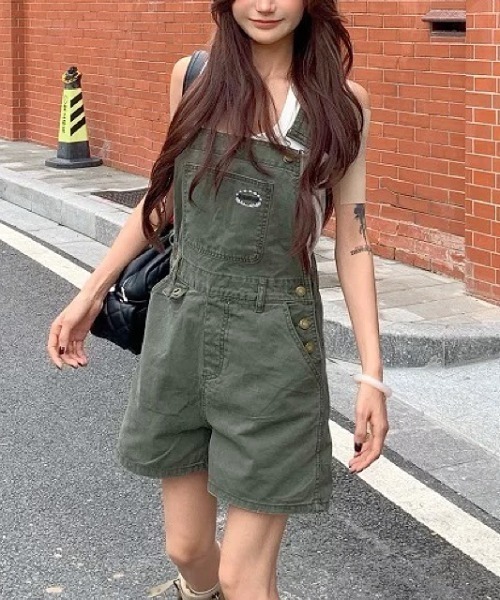 SHEENA（シーナ）の「ワンポイント刺繍ロゴショートサロペット（サロペット/オーバーオール・レディース・カーキ・M）」の14枚目の写真