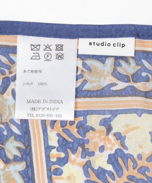 studio CLIP（スタディオクリップ）の「インドプリントシルクスカーフ（バンダナ/スカーフ・レディース・ベージュ/ネイビー・FREE）」の6枚目の写真
