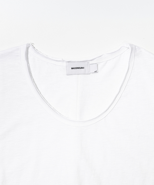 MASSNOUN(マスノウン)の「Uネックスラブカットディバイドスリーブレス MSSSV001-WT(Tシャツ/カットソー・レディース・その他・LARGE/MEDIUM)」の3枚目の写真