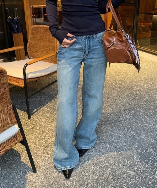 CHUN CHUN NOTES(チュンチュンノーツ)の「26AW/ヴィンテージウォッシュ ワイドストレート ローライズデニムパンツ(デニムパンツ・レディース・サックスブルー・L/M/S)」の5枚目の写真