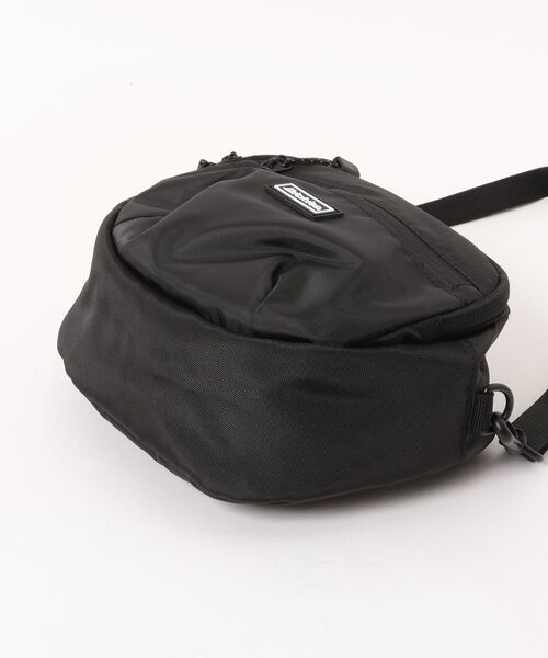 Dickies(ディッキーズ)の「DK TOWNTRAIL FANNY PACK(ボディバッグ/ウエストポーチ・メンズ・ブラウン/ブラック・FREE)」の4枚目の写真