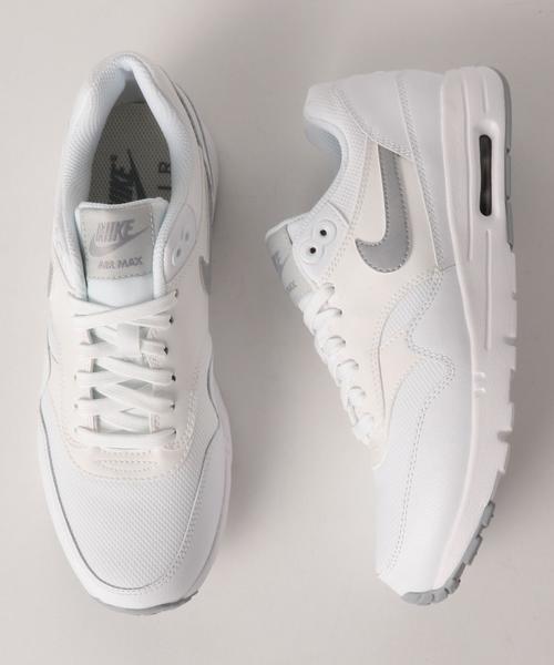 NIKE(ナイキ)の「NIKE(ナイキ) ウィメンズ エアマックス1 ウルトラエッセンシャル(スニーカー・レディース・ホワイト/ブラック・25cm/23cm/23.5cm/24cm/24.5cm)」の1枚目の写真