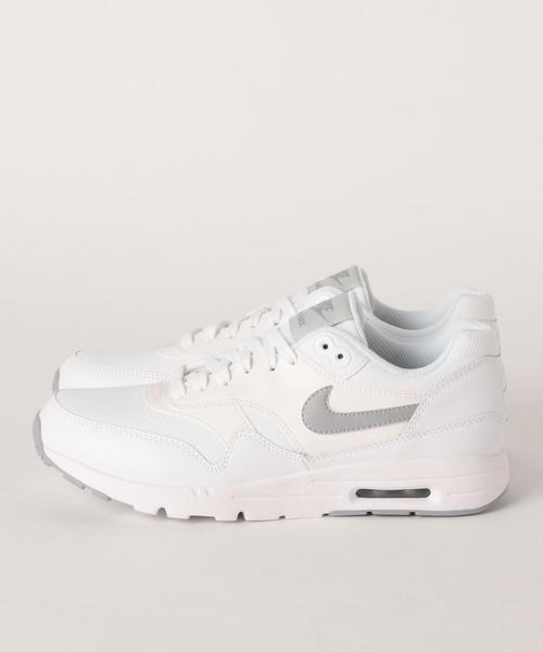 NIKE(ナイキ)の「NIKE(ナイキ) ウィメンズ エアマックス1 ウルトラエッセンシャル(スニーカー・レディース・ホワイト/ブラック・25cm/23cm/23.5cm/24cm/24.5cm)」の4枚目の写真