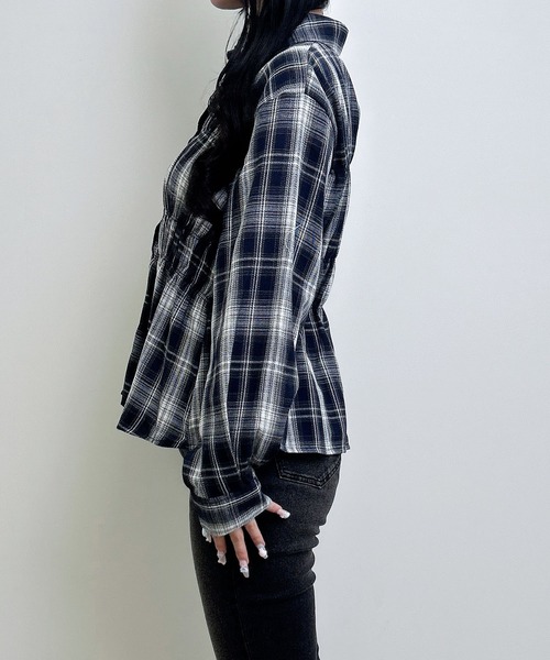 INGNI（イング）の「シャーリングチェック柄シャツ（シャツ/ブラウス・レディース・ブラック系/ネイビー系2/ブラウン系その他2・M）」の17枚目の写真