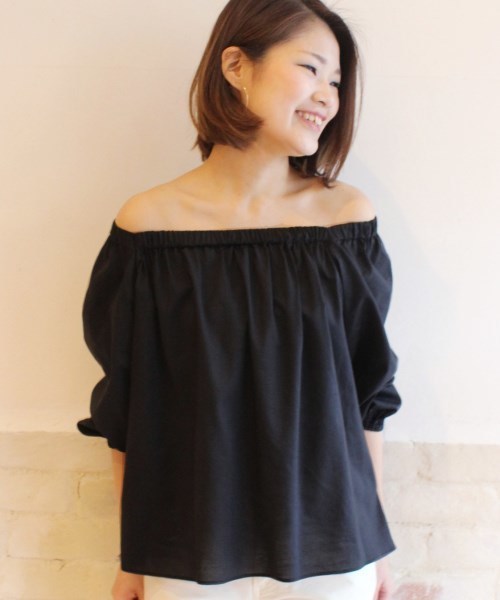 FRAMeWORK(フレームワーク)の「Ly/C オフショルダーブラウス◆(シャツ/ブラウス・レディース・ホワイト/ブラック/サックスブルー・FREE)」の3枚目の写真