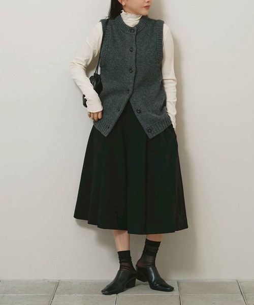 TODAYFUL（トゥデイフル）の「[TODAYFUL/トゥデイフル]Soft Fraise Turtleneck Tops/ソフトフライスタートルネックトップス（Tシャツ/カットソー・レディース・ダークグレー/アイボリー・FREE）」の6枚目の写真