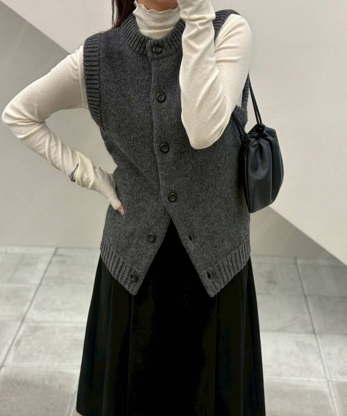 TODAYFUL（トゥデイフル）の「[TODAYFUL/トゥデイフル]Soft Fraise Turtleneck Tops/ソフトフライスタートルネックトップス（Tシャツ/カットソー・レディース・ダークグレー/アイボリー・FREE）」の5枚目の写真