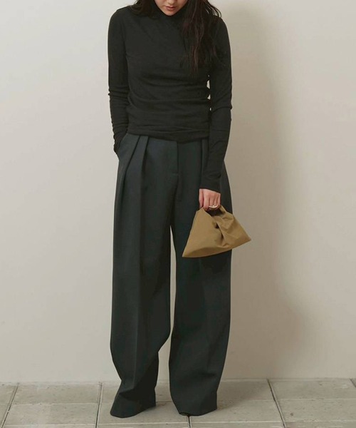 TODAYFUL（トゥデイフル）の「[TODAYFUL/トゥデイフル]Soft Fraise Turtleneck Tops/ソフトフライスタートルネックトップス（Tシャツ/カットソー・レディース・ダークグレー/アイボリー・FREE）」の12枚目の写真