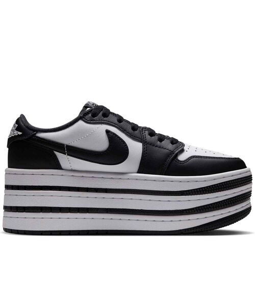 JORDAN BRAND(ジョーダンブランド)の「エア ジョーダン 1 トリプル スタック ウィメンズシューズ / Air Jordan 1 Triple Stack Women's Shoes HV8288-002 Black(スニーカー・レディース・ブラック・23/23.5/24.5/22.5/25.5/26/25/24)」の5枚目の写真