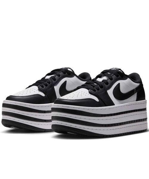 JORDAN BRAND(ジョーダンブランド)の「エア ジョーダン 1 トリプル スタック ウィメンズシューズ / Air Jordan 1 Triple Stack Women's Shoes HV8288-002 Black(スニーカー・レディース・ブラック・23/23.5/24.5/22.5/25.5/26/25/24)」の7枚目の写真