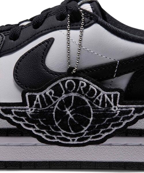 JORDAN BRAND(ジョーダンブランド)の「エア ジョーダン 1 トリプル スタック ウィメンズシューズ / Air Jordan 1 Triple Stack Women's Shoes HV8288-002 Black(スニーカー・レディース・ブラック・23/23.5/24.5/22.5/25.5/26/25/24)」の3枚目の写真