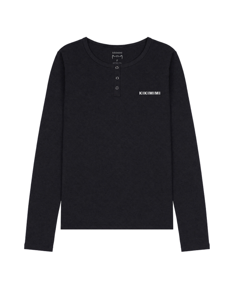 KIKIMIMI(キキミミ)の「KIKIMIMI フォント スリム ヘンリーネック ロングスリーブ (ブラック)(Tシャツ/カットソー・レディース・ブラック・FREE)」の3枚目の写真