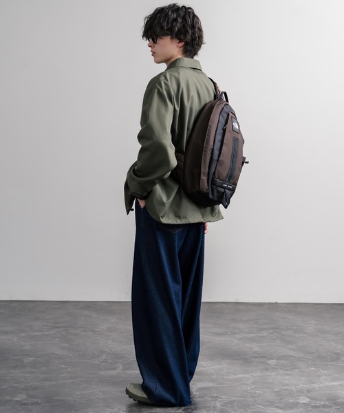 THE NORTH FACE(ザノースフェイス)の「THE NORTH FACE ザ・ノースフェイス HOT SHOT SLING ホットショットスリングバッグ/A4収納ワンショルダーバッグ(ショルダーバッグ・メンズ・ダークブラウン/ブラック・FREE)」の7枚目の写真