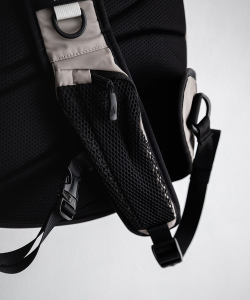 THE NORTH FACE(ザノースフェイス)の「THE NORTH FACE ザ・ノースフェイス HOT SHOT SLING ホットショットスリングバッグ/A4収納ワンショルダーバッグ(ショルダーバッグ・メンズ・ダークブラウン/ブラック・FREE)」の14枚目の写真