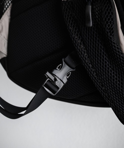 THE NORTH FACE(ザノースフェイス)の「THE NORTH FACE ザ・ノースフェイス HOT SHOT SLING ホットショットスリングバッグ/A4収納ワンショルダーバッグ(ショルダーバッグ・メンズ・ダークブラウン/ブラック・FREE)」の15枚目の写真