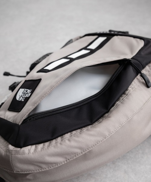 THE NORTH FACE(ザノースフェイス)の「THE NORTH FACE ザ・ノースフェイス HOT SHOT SLING ホットショットスリングバッグ/A4収納ワンショルダーバッグ(ショルダーバッグ・メンズ・ダークブラウン/ブラック・FREE)」の16枚目の写真