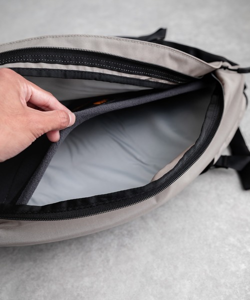 THE NORTH FACE(ザノースフェイス)の「THE NORTH FACE ザ・ノースフェイス HOT SHOT SLING ホットショットスリングバッグ/A4収納ワンショルダーバッグ(ショルダーバッグ・メンズ・ダークブラウン/ブラック・FREE)」の18枚目の写真