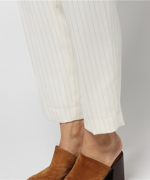 ELFORBR(エルフォーブル)の「ピンストライプタックパンツWHT(その他パンツ・レディース・ホワイト・36/38)」の4枚目の写真